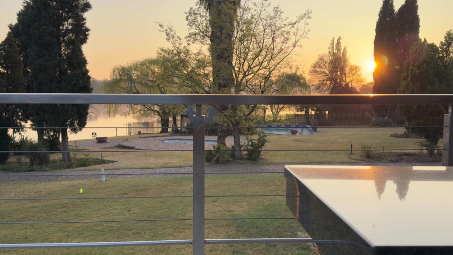 5 Bedroom Property for Sale in Wonderwater Free State